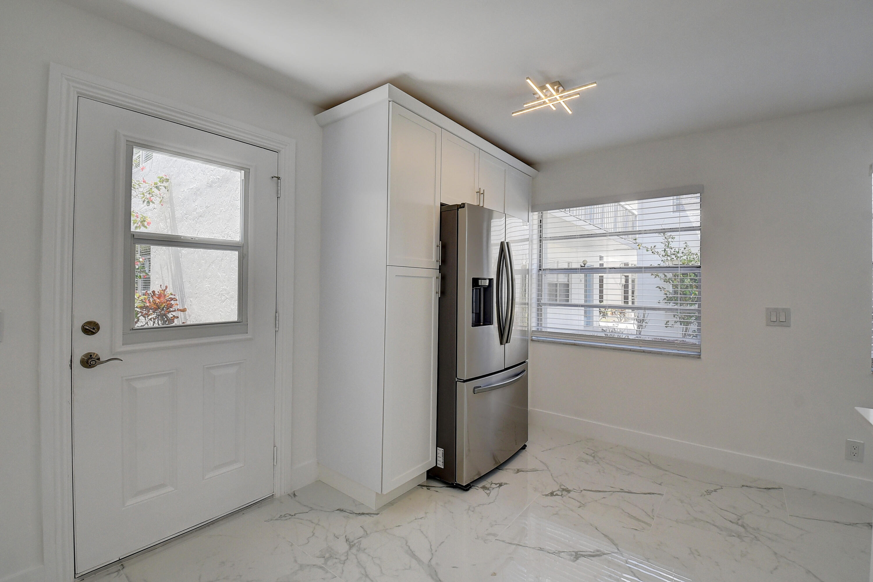 392 Saxony Way Delray Beach, FL 33446 - Photo 6 of 27 08_dsc_3331_2_3_4_5