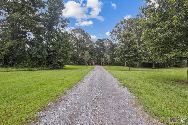 $1,150,000 | 5585 Highway 966, St. Francisville, LA 70775