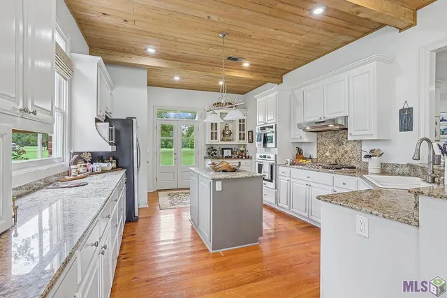 $1,150,000 | 5585 Highway 966, St. Francisville, LA 70775