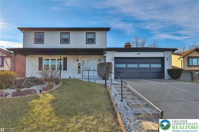 $560,000 | 2950 Santee Drive, Bethlehem, PA 18017