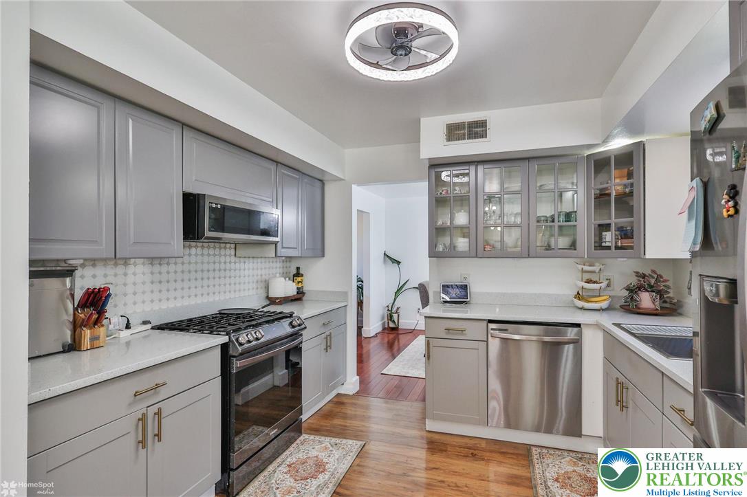 2950 Santee Drive Bethlehem, PA 18017 - Photo 16 of 52