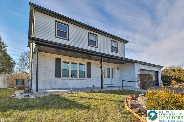 $560,000 | 2950 Santee Drive, Bethlehem, PA 18017