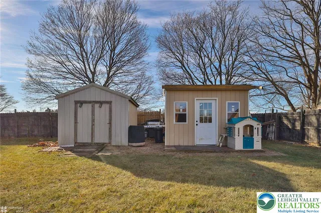 $560,000 | 2950 Santee Drive, Bethlehem, PA 18017