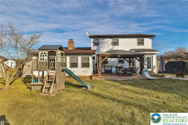 $560,000 | 2950 Santee Drive, Bethlehem, PA 18017