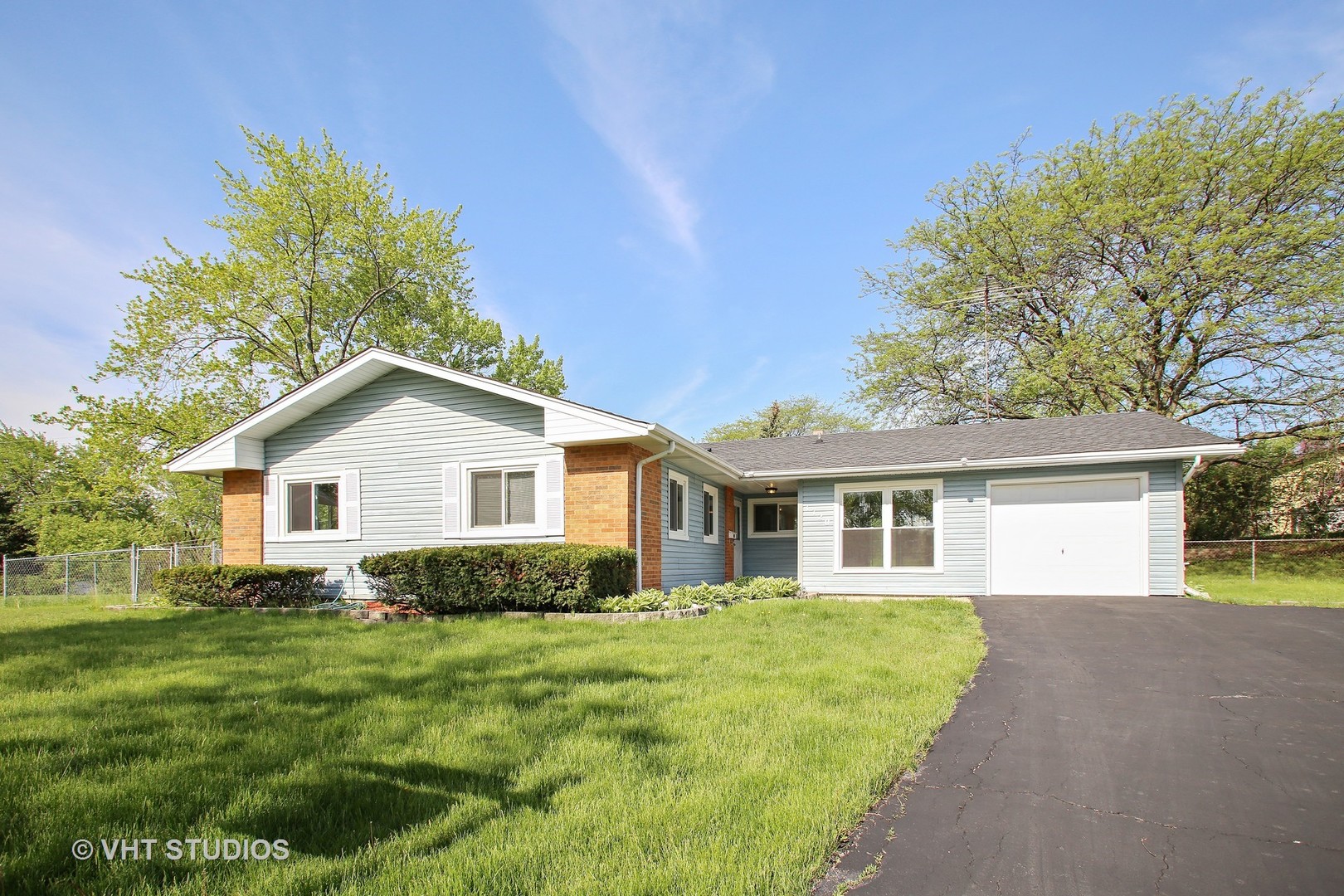 1720 Kent Road Hoffman Estates, IL 60169 - Photo 1 of 22