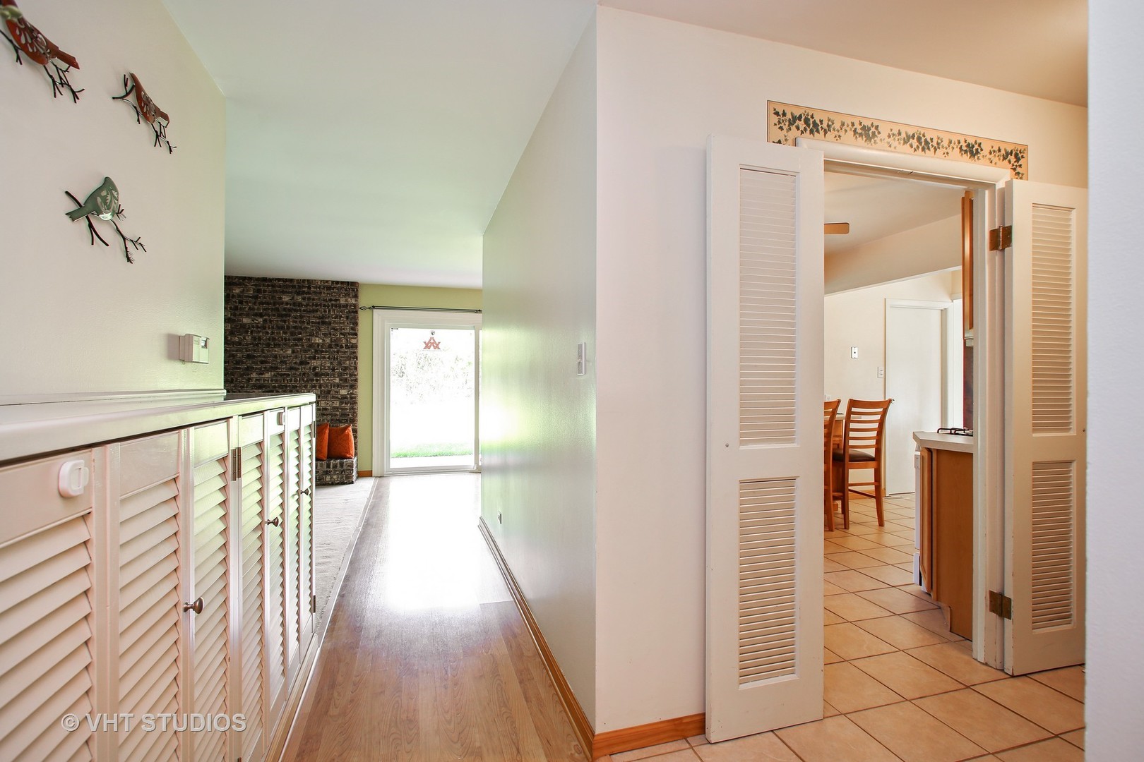 1720 Kent Road Hoffman Estates, IL 60169 - Photo 12 of 22