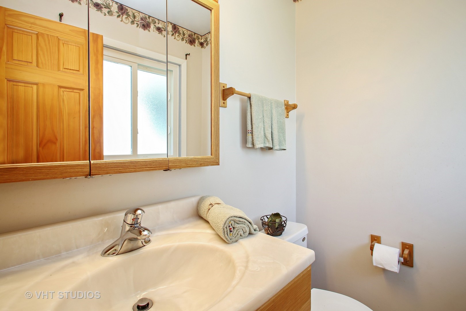 1720 Kent Road Hoffman Estates, IL 60169 - Photo 15 of 22