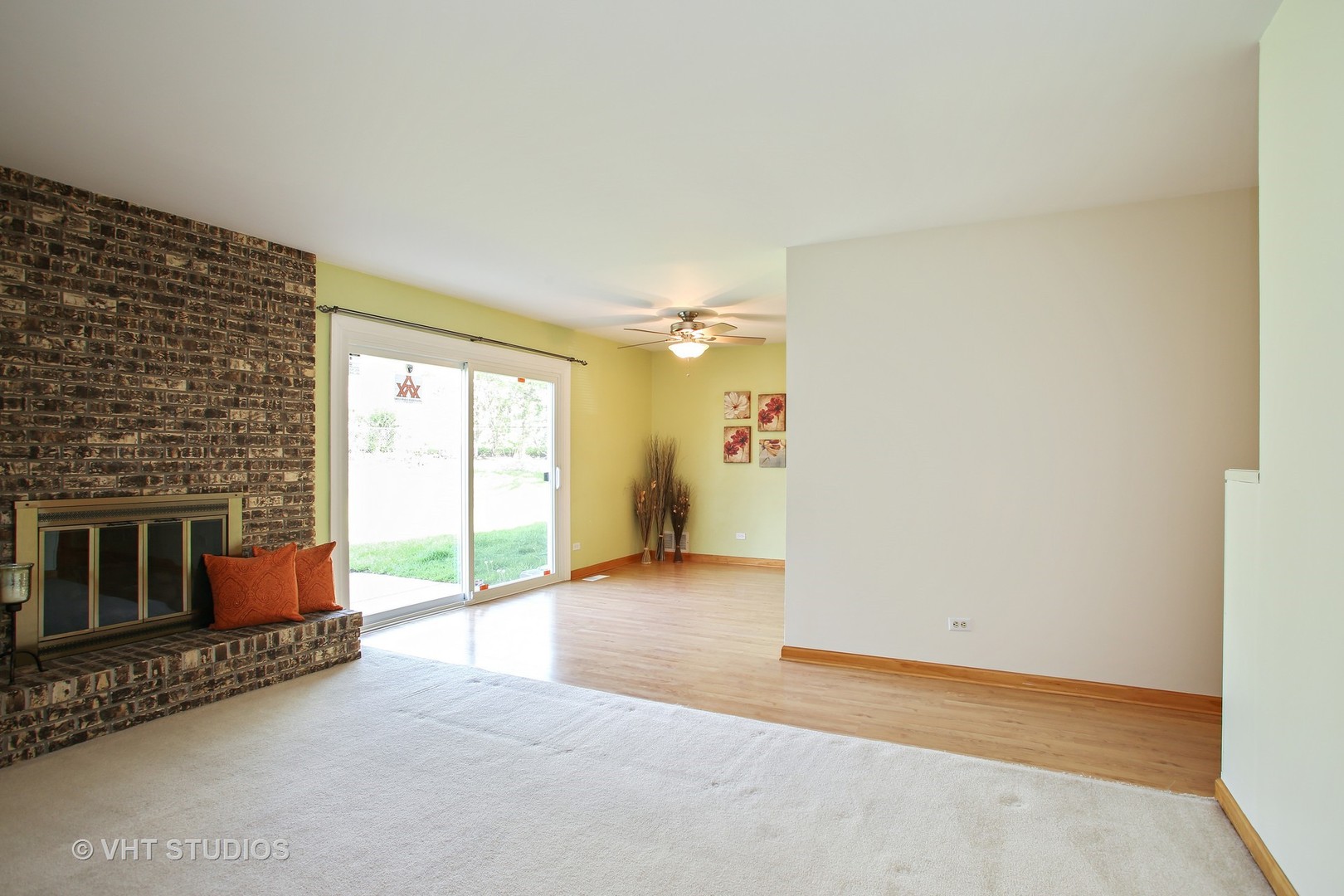 1720 Kent Road Hoffman Estates, IL 60169 - Photo 5 of 22