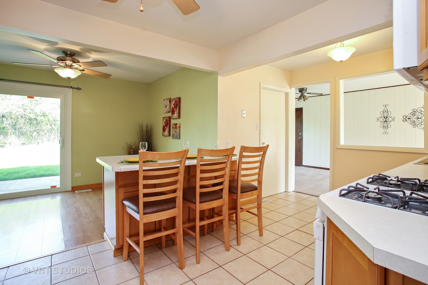 1720 Kent Road Hoffman Estates, IL 60169 - Photo 8 of 22