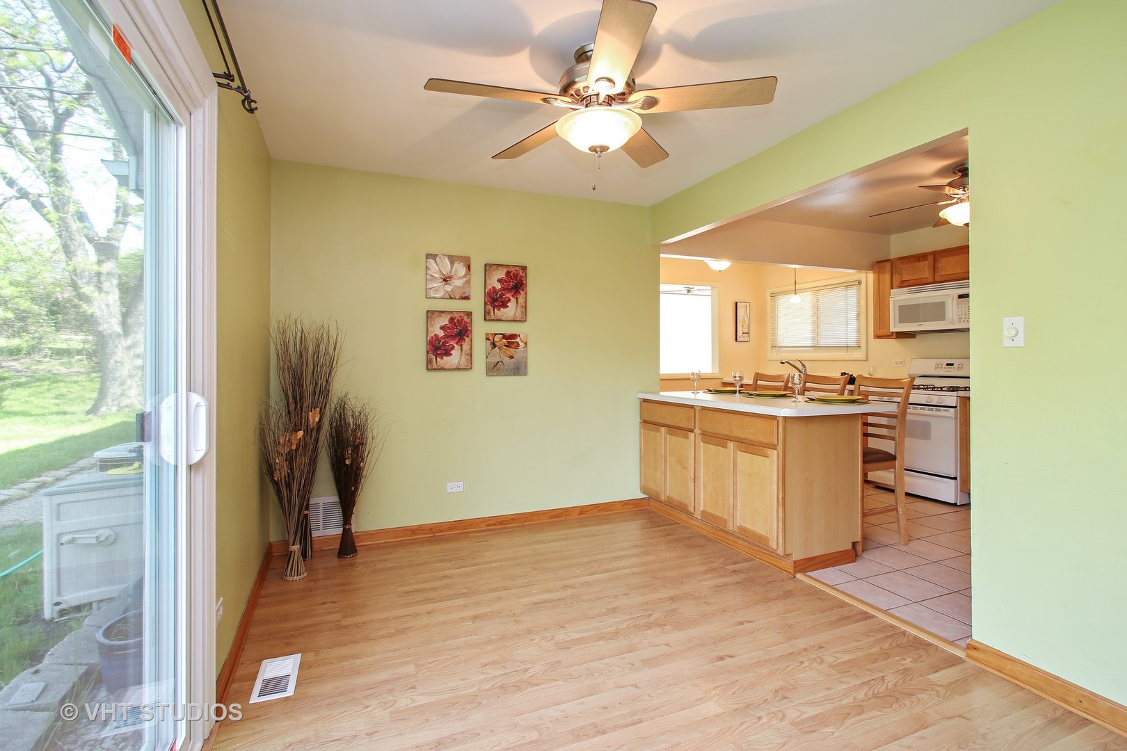 1720 Kent Road Hoffman Estates, IL 60169 - Photo 9 of 22