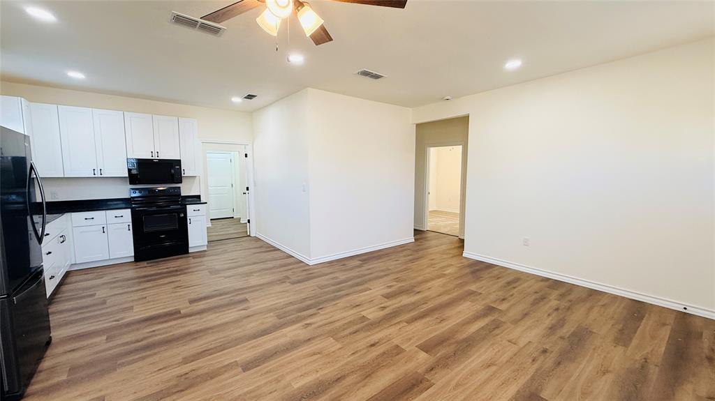 415 Colorado Avenue Graham, TX 76450 - Photo 7 of 16