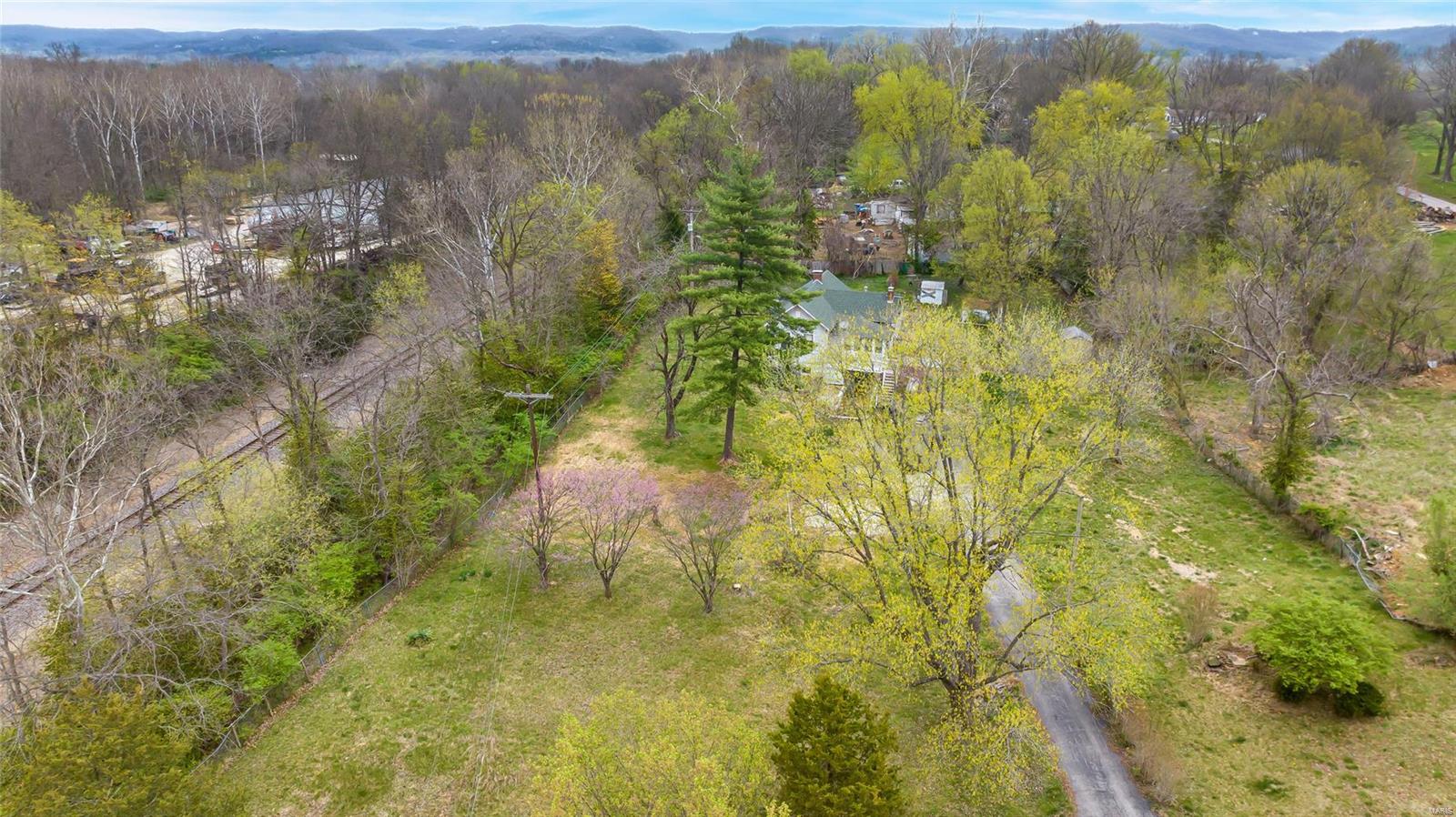 641 Diecke Road Eureka, MO 63025 - Photo 2 of 25