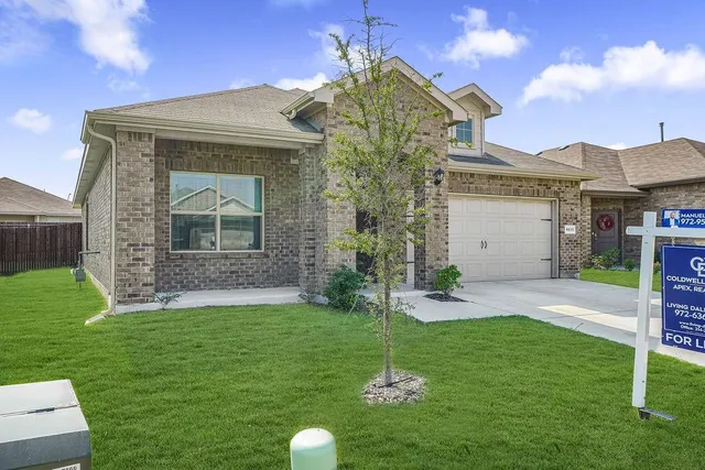 $2,350 | 8633 Angel Gardens Drive, Fort Worth, TX 76179