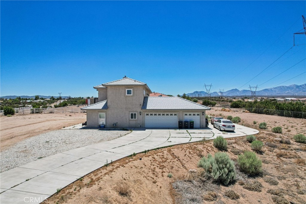 8294 Aster Road Oak Hills, CA 92344 - Photo 3 of 37