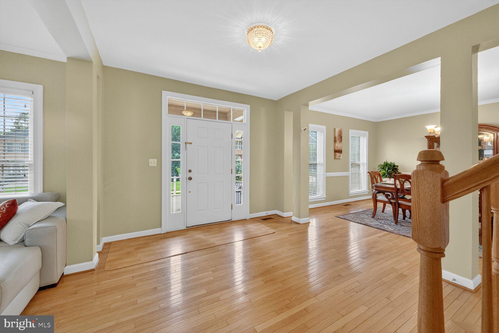 3607 Ox Ridge Court Fairfax, VA 22033 - Photo 2 of 19 Inviting entryway with natural light.
