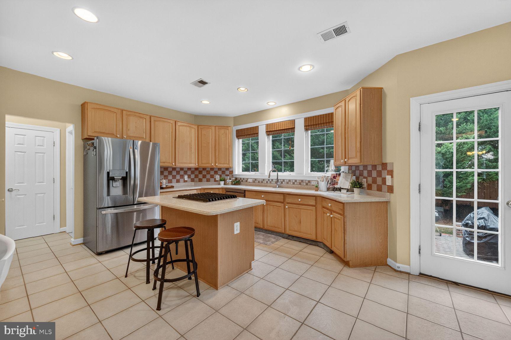 3607 Ox Ridge Court Fairfax, VA 22033 - Photo 10 of 19 Bright and inviting kitchen space.