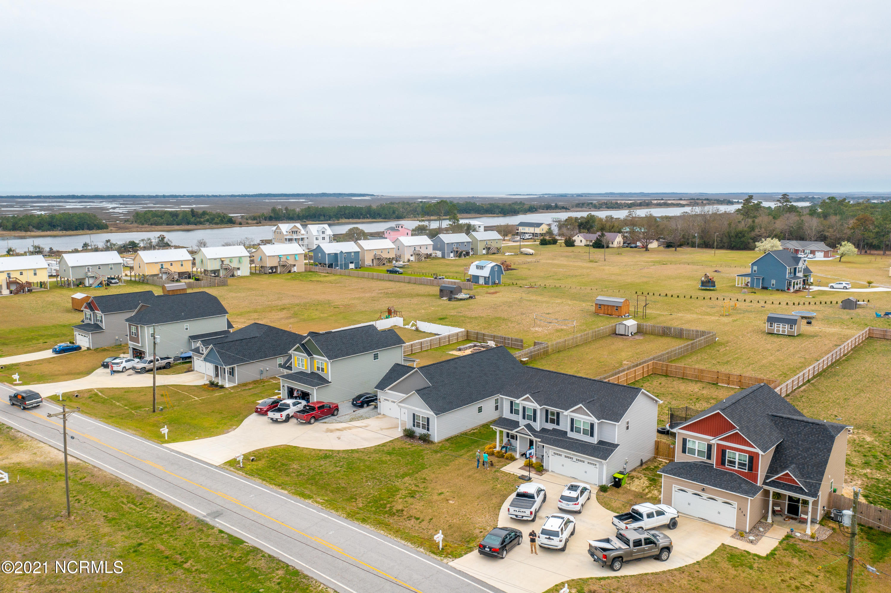 218 Shell Rock Landing Road Hubert, NC 28539 - Photo 32 of 55 218 Shell Rock Landing-16