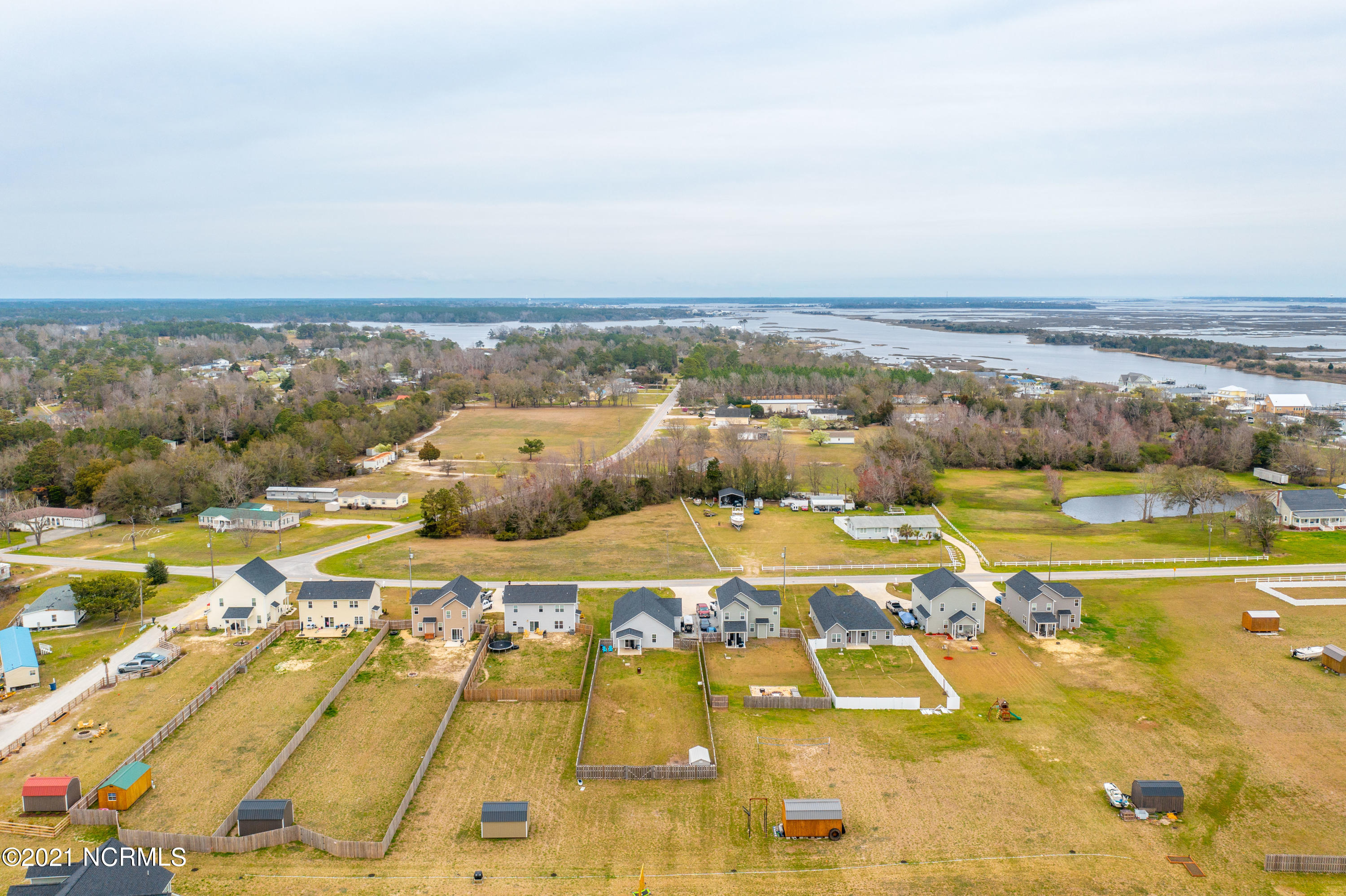 218 Shell Rock Landing Road Hubert, NC 28539 - Photo 35 of 55 218 Shell Rock Landing-19