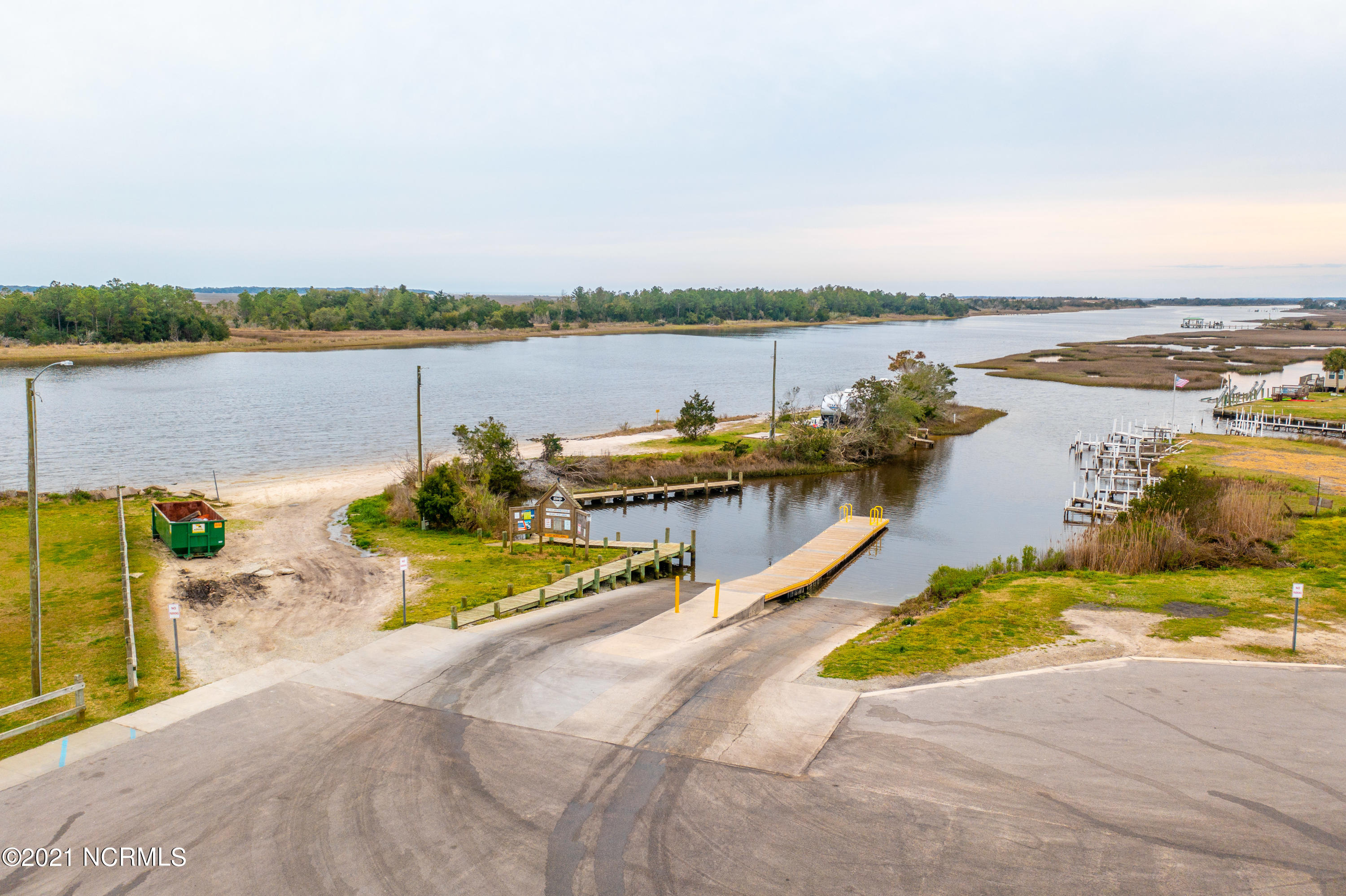 218 Shell Rock Landing Road Hubert, NC 28539 - Photo 5 of 55 218 Shell Rock Landing-25
