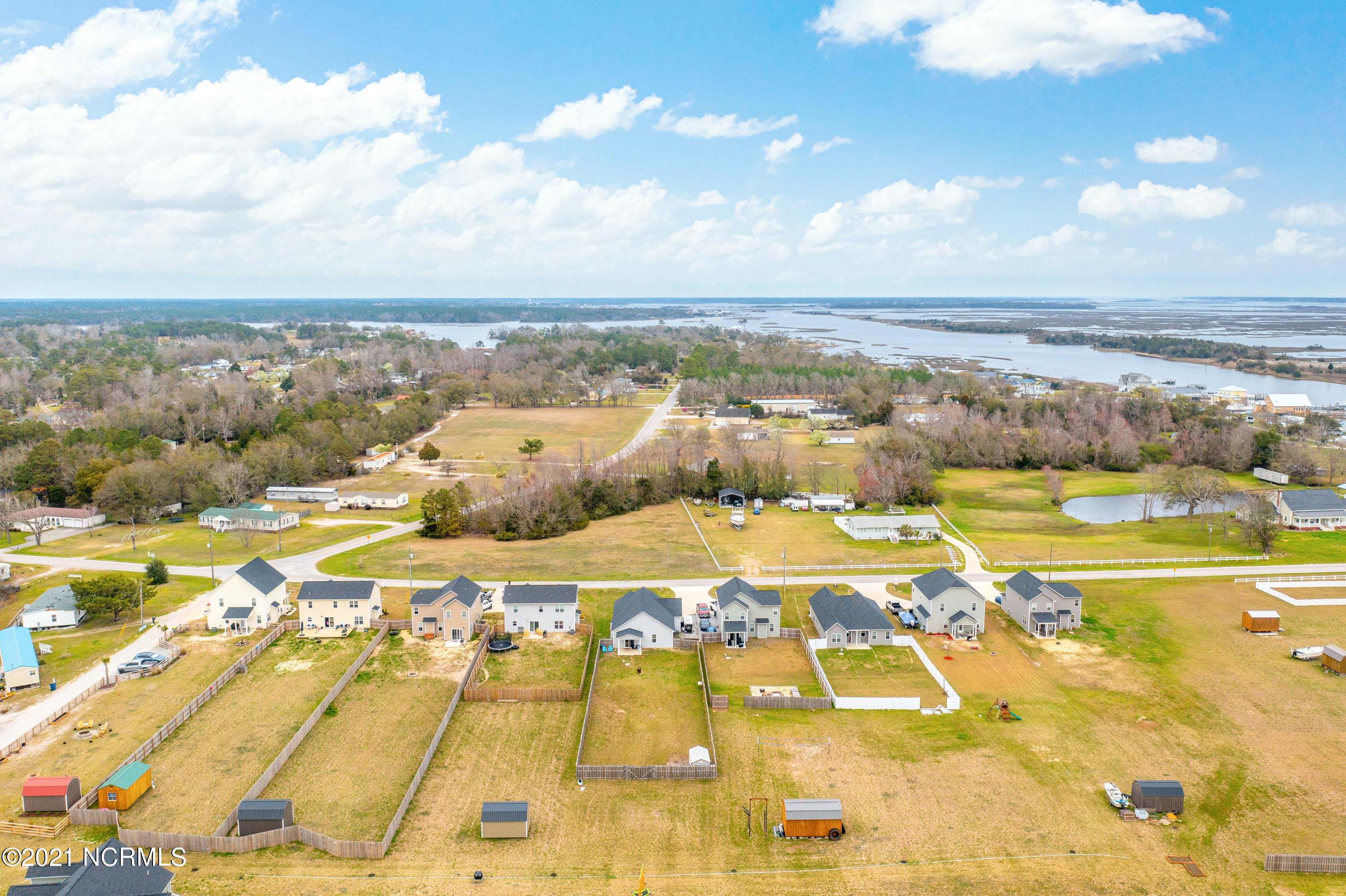 218 Shell Rock Landing Road Hubert, NC 28539 - Photo 6 of 55 218 Shell Rock Landing-5