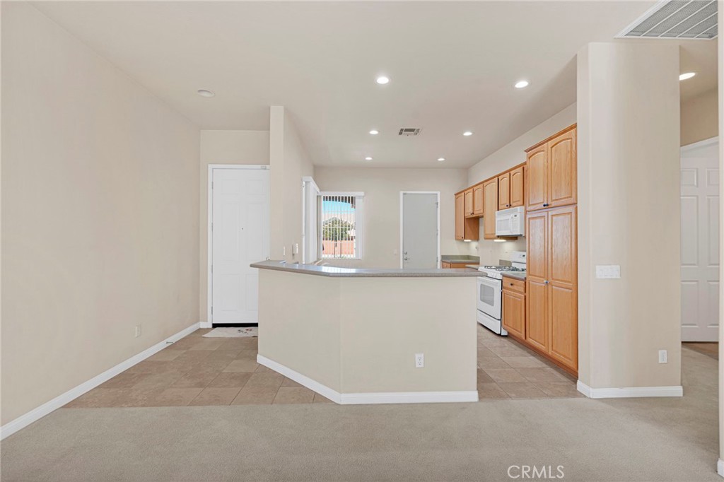 10461 Bridge Haven Road Apple Valley, CA 92308 - Photo 10 of 32