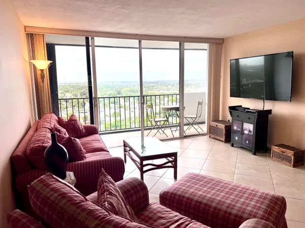 $2,350 | 5600 North Flagler Drive, Unit 2103, West Palm Beach, FL 33407