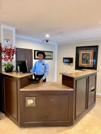 $2,350 | 5600 North Flagler Drive, Unit 2103, West Palm Beach, FL 33407