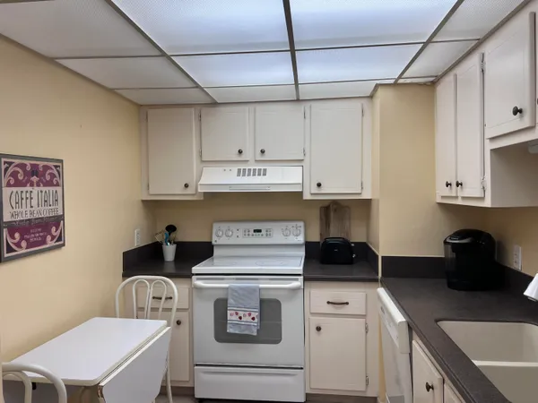 $2,350 | 5600 North Flagler Drive, Unit 2103, West Palm Beach, FL 33407