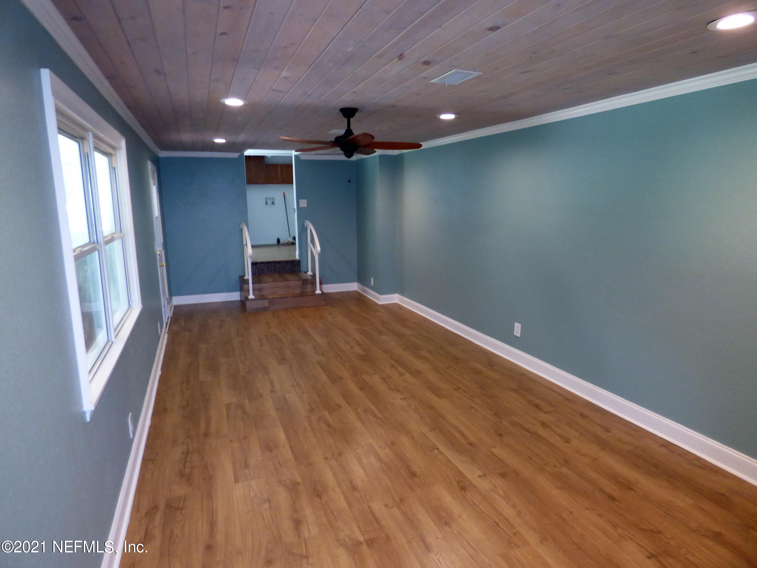 9744 Leahy Road Jacksonville, FL 32246 - Photo 8 of 26 Family room2