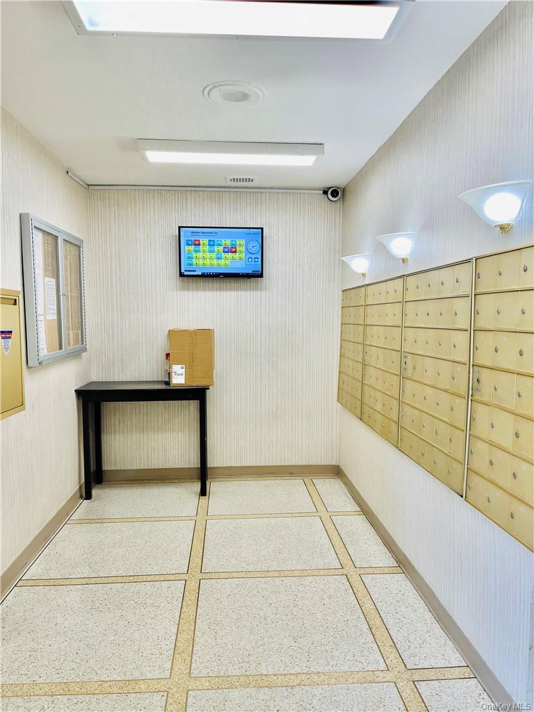 4901 Henry Hudson Parkway West, Unit 9F Bronx, NY 10471 - Photo 16 of 17 a view of workspace