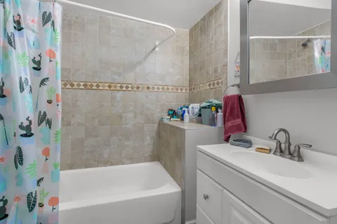 $825,000 | 2118 West Fletcher Street, Chicago, IL 60618