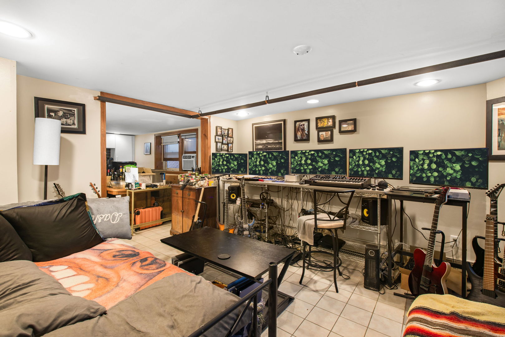 2118 West Fletcher Street Chicago, IL 60618 - Photo 16 of 26