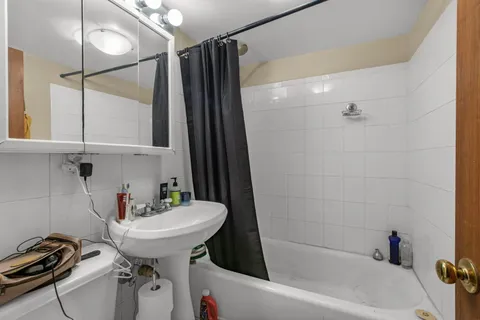 $825,000 | 2118 West Fletcher Street, Chicago, IL 60618