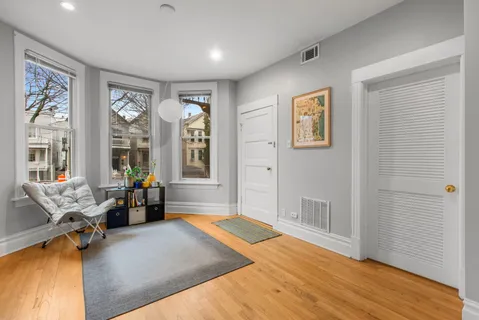 $825,000 | 2118 West Fletcher Street, Chicago, IL 60618