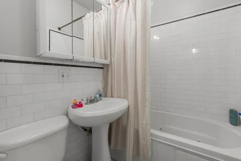 $825,000 | 2118 West Fletcher Street, Chicago, IL 60618