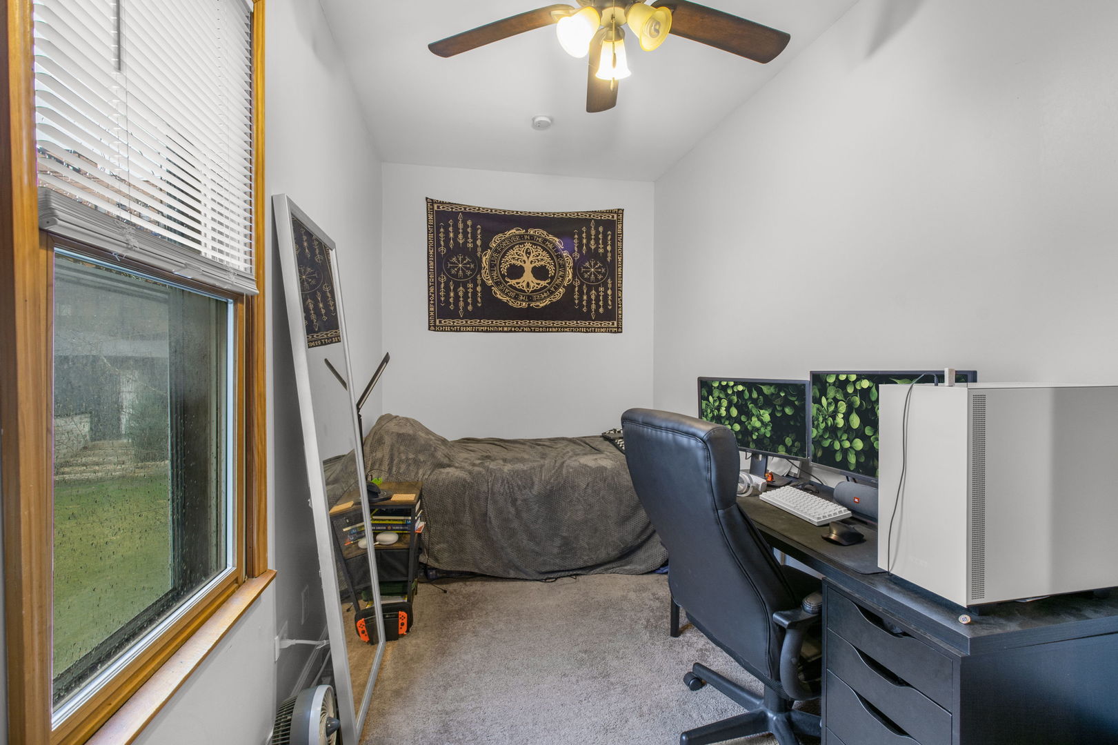 2118 West Fletcher Street Chicago, IL 60618 - Photo 8 of 26