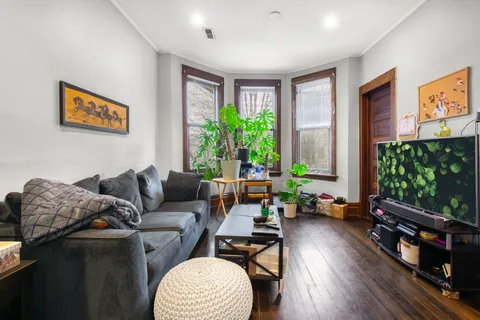 $825,000 | 2118 West Fletcher Street, Chicago, IL 60618