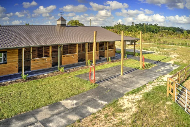 $1,250 | 16754 Norris Road, Unit STALLS, Wellington, FL 33470