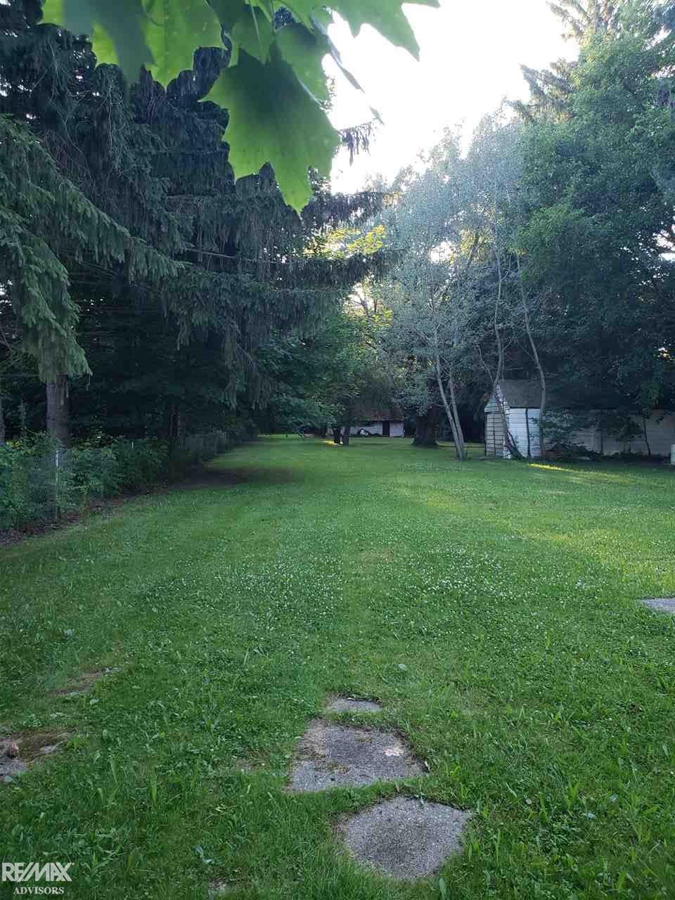 9380 River Road Algonac, MI 48001 - Photo 3 of 3 50016152-2.JPG