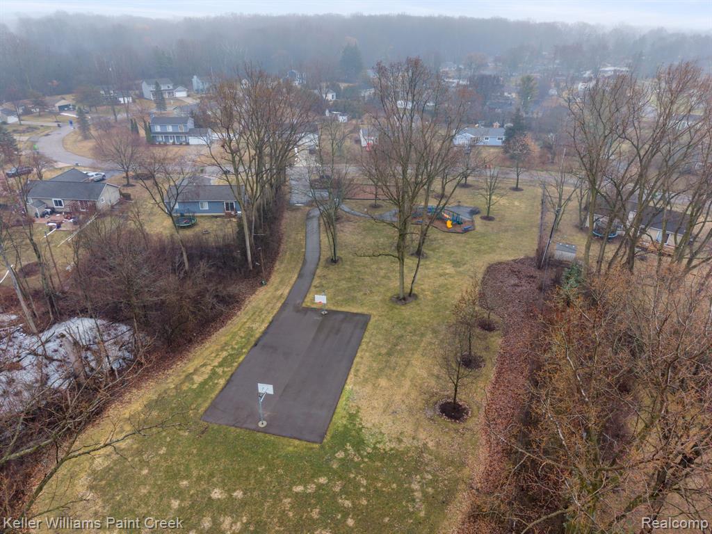 1811 Henbert Road West Bloomfield, MI 48324 - Photo 50 of 54 Gallery Image 50