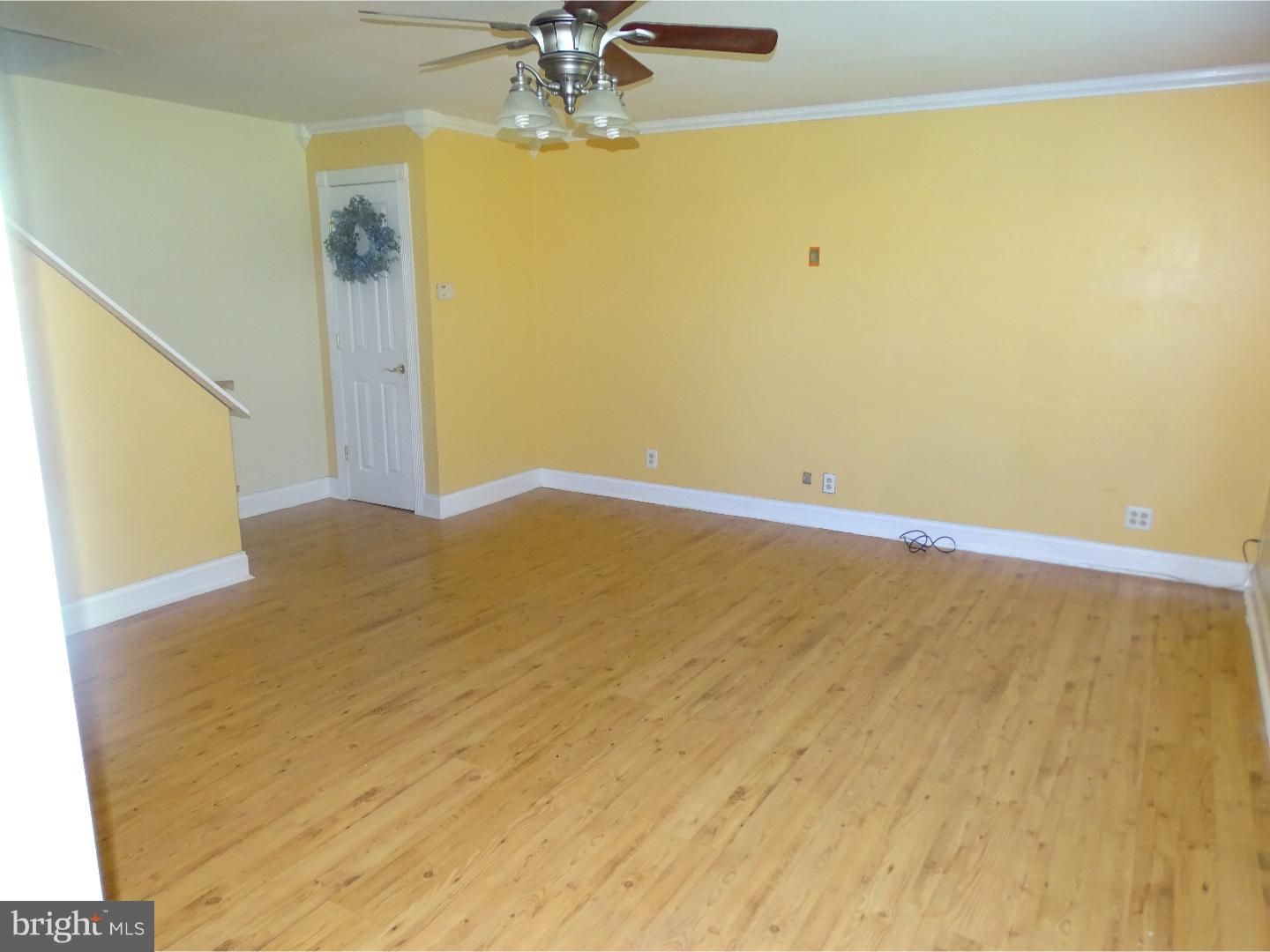 30 Woodlawn Road Warminster, PA 18974 - Photo 2 of 21 Living Room