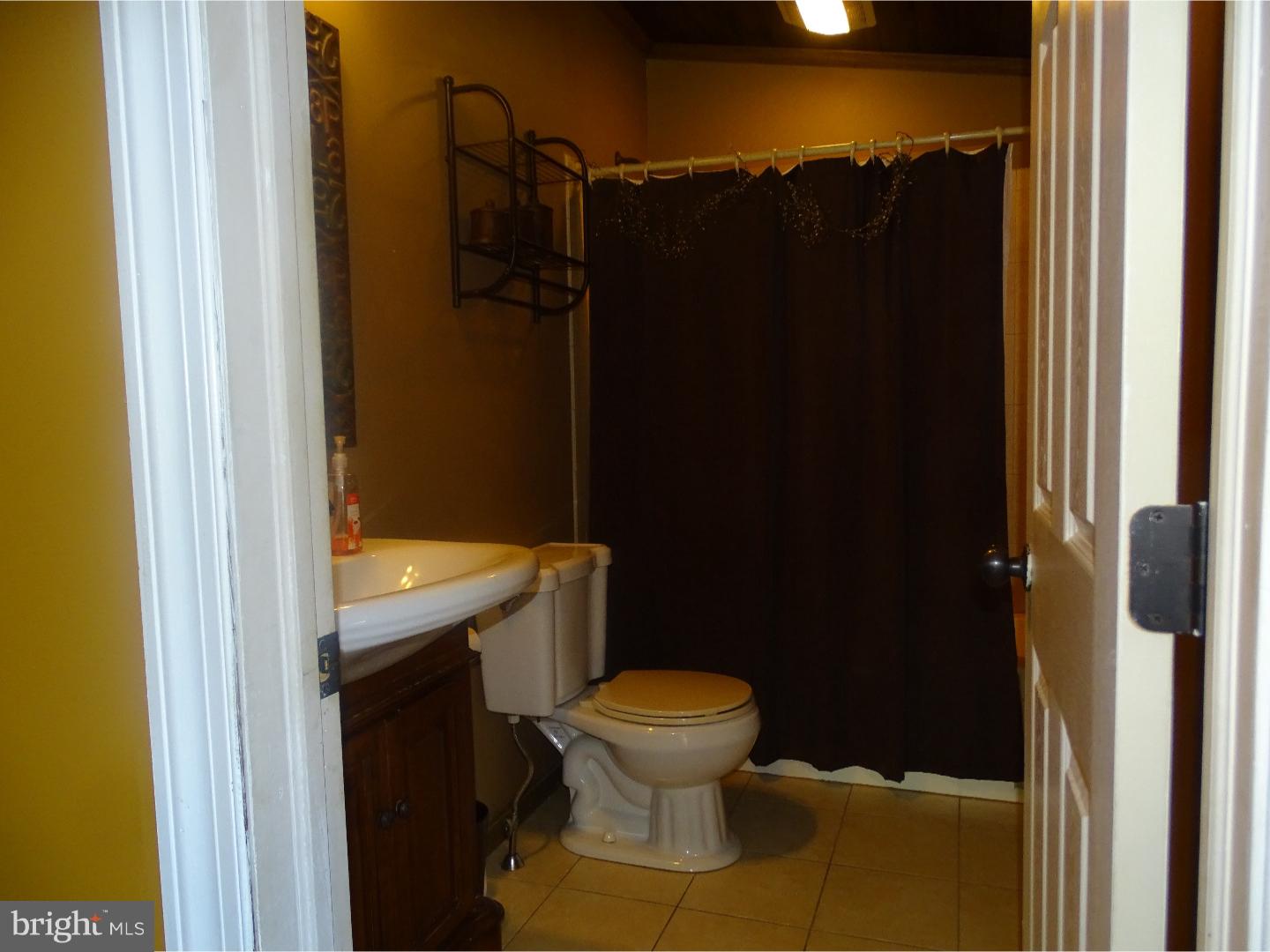 30 Woodlawn Road Warminster, PA 18974 - Photo 19 of 21 Bathroom