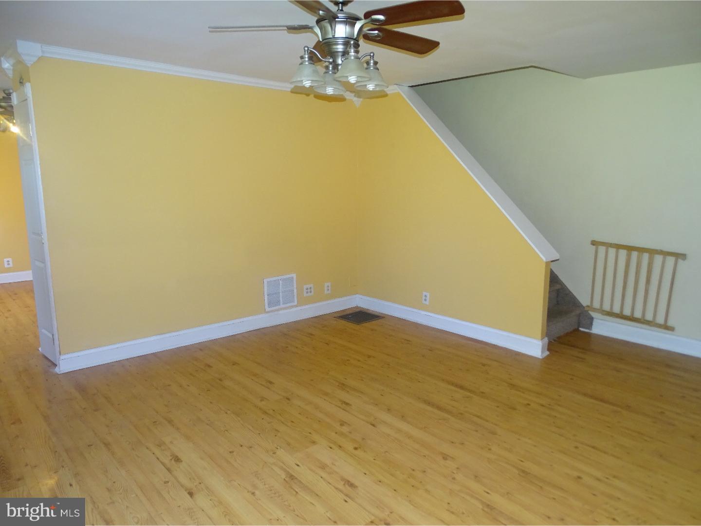 30 Woodlawn Road Warminster, PA 18974 - Photo 3 of 21 Living Room