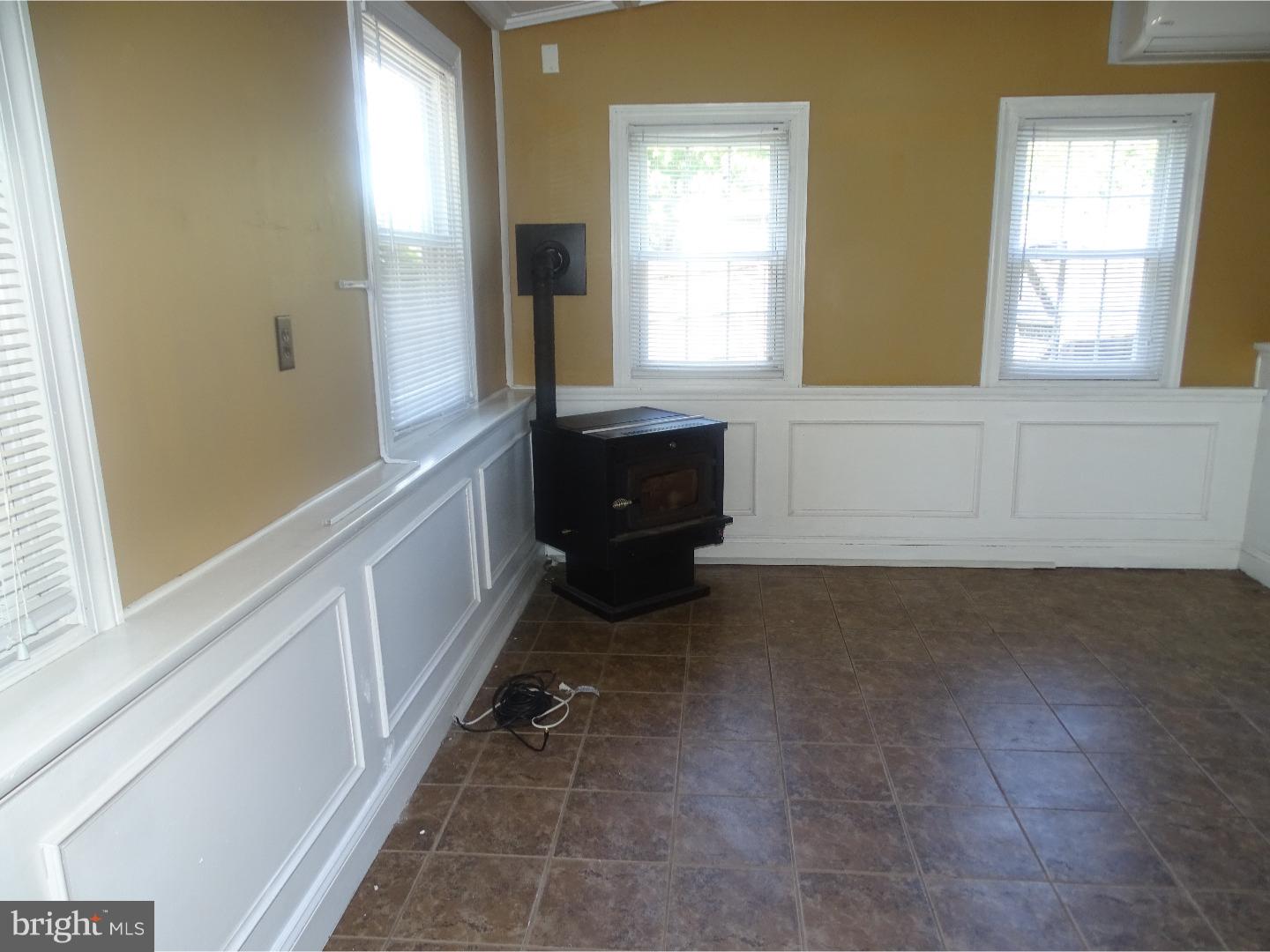 30 Woodlawn Road Warminster, PA 18974 - Photo 10 of 21 Family Room