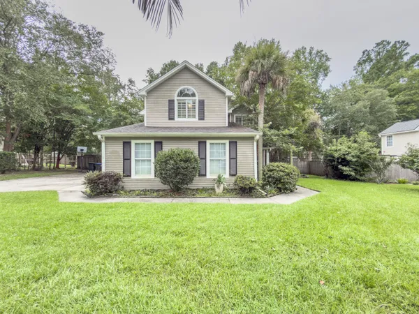 $2,500 | 202 Gibbon Court, Summerville, SC 29485