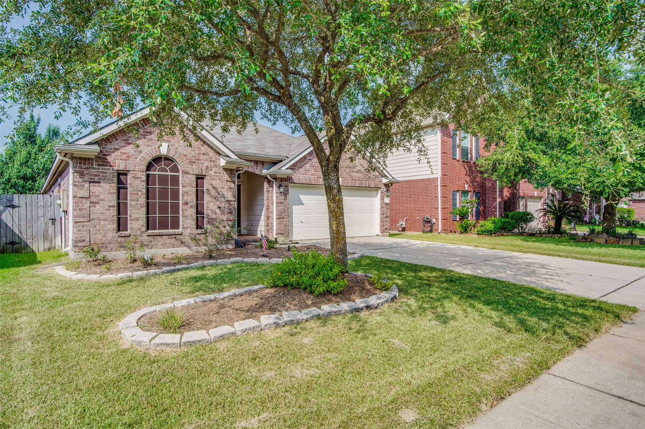 20515 Spring Aspen Lane Spring, TX 77388 - Photo 2 of 25