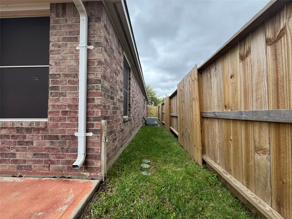 $2,000 | 20515 Spring Aspen Lane, Spring, TX 77388