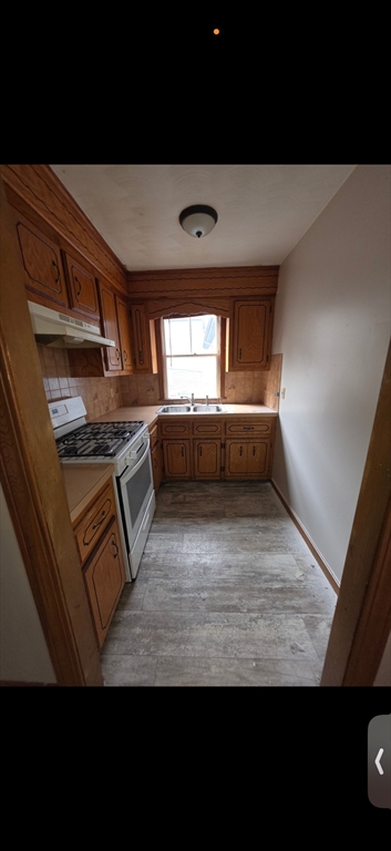 211 Columbia Street, Unit 2 Fall River, MA 02721 - Photo 3 of 3