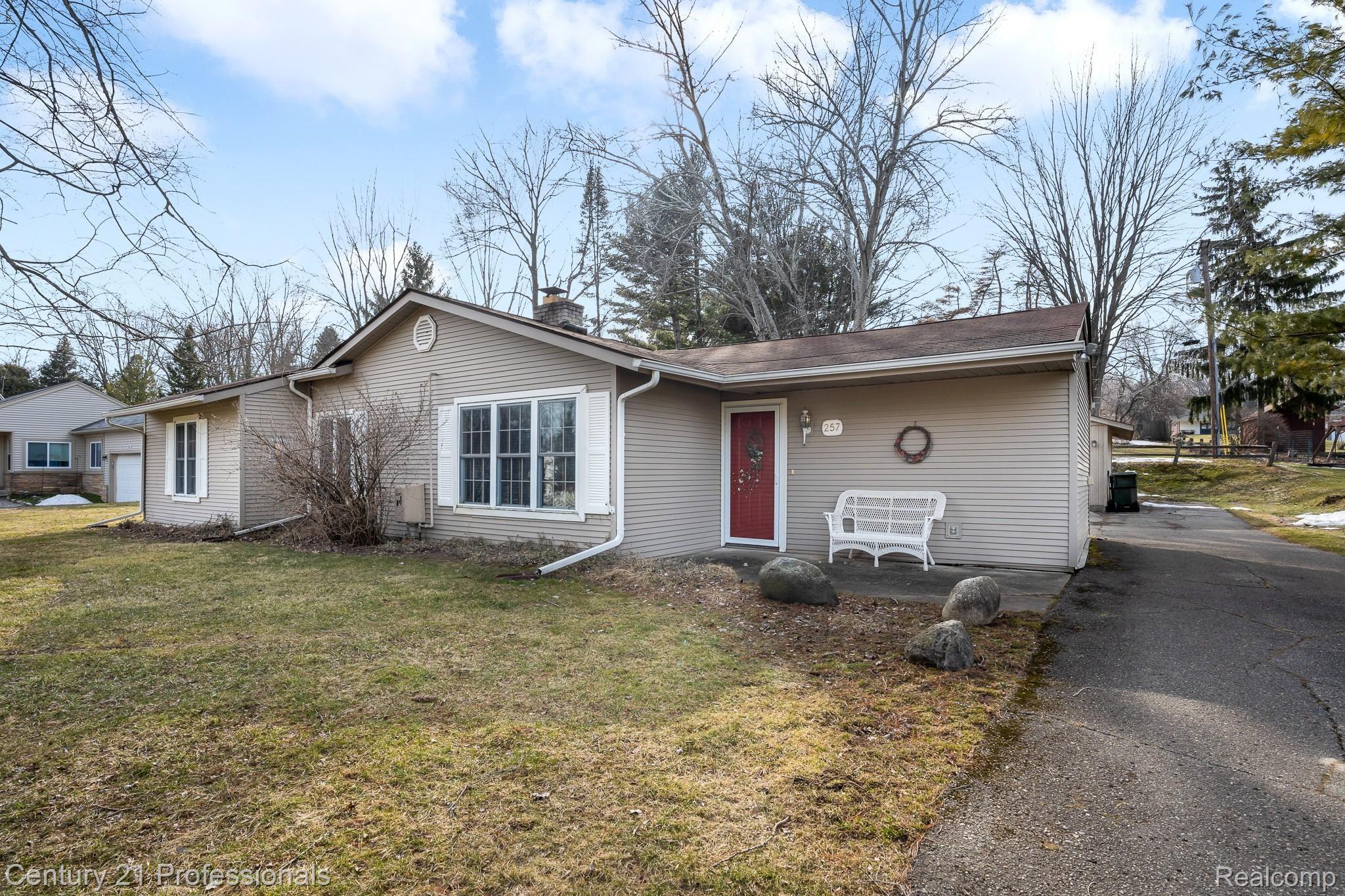 257 Nevada Avenue Rochester, MI 48309 - Photo 2 of 36 Nevada MLS-W046.jpg