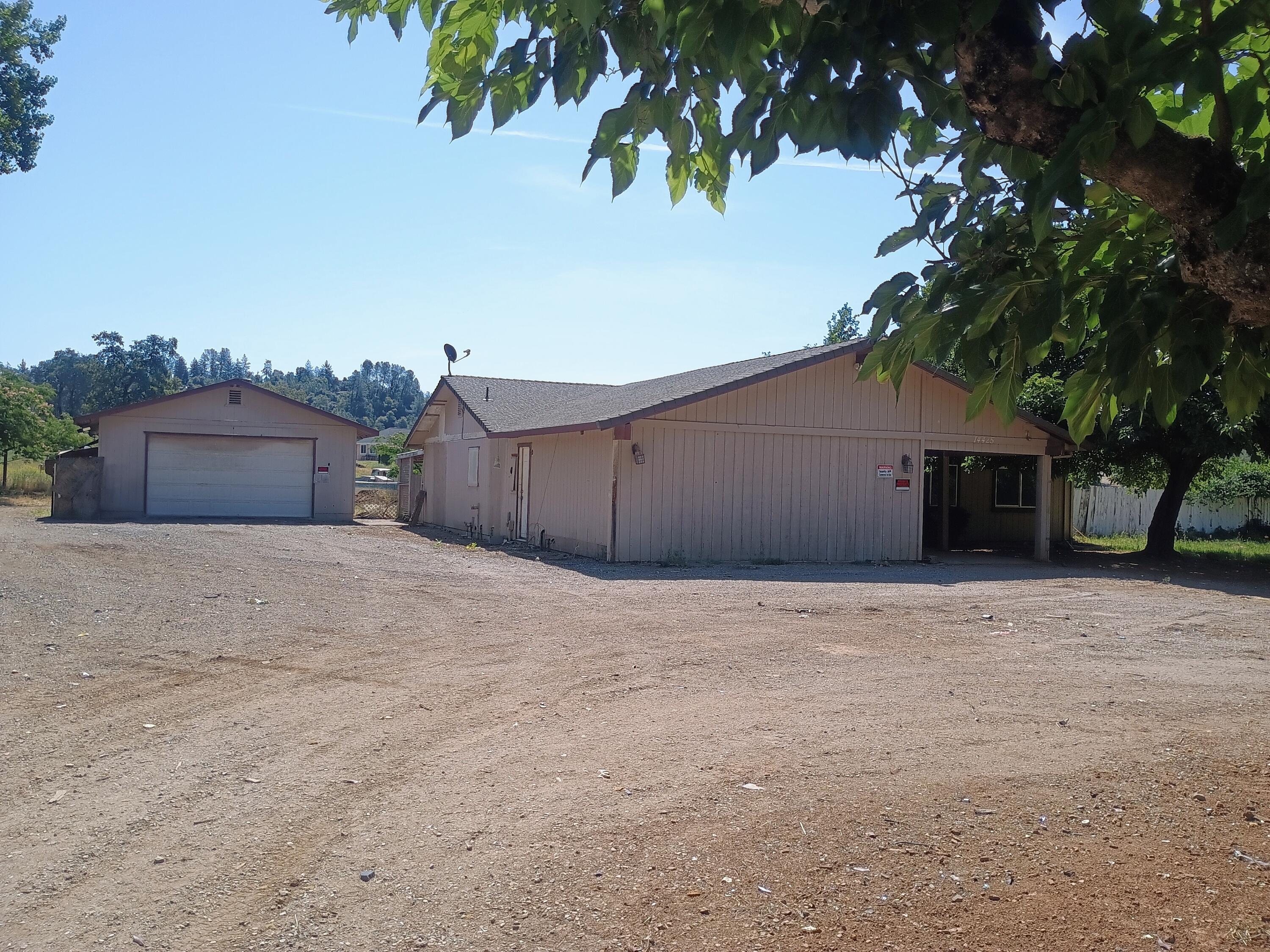 14425 Holiday Road Redding, CA 96003 - Photo 14 of 28 holfnt